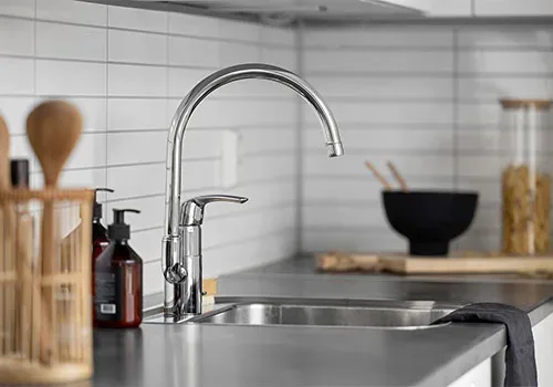 Grifo con osmosis inversa en cocina